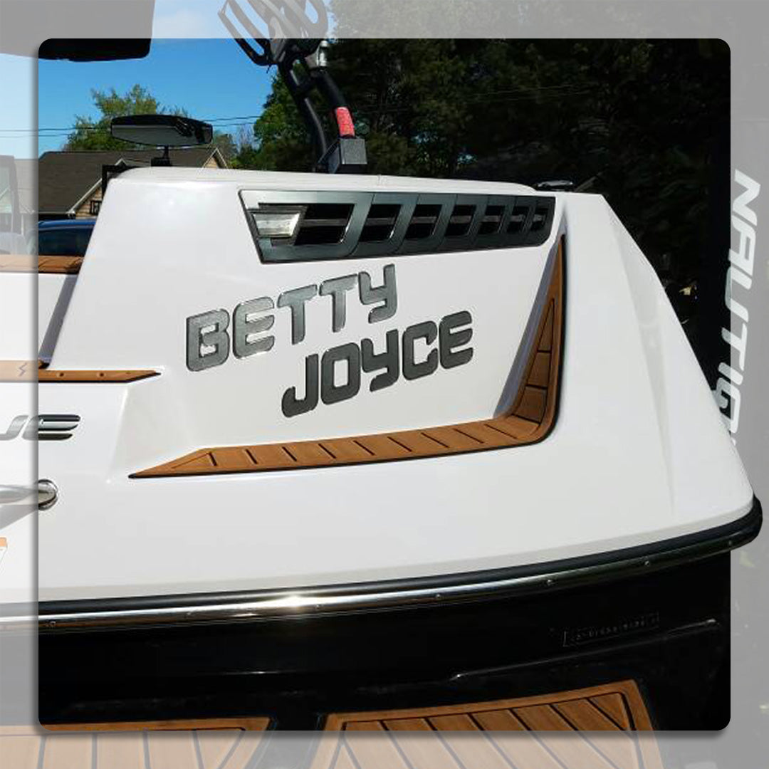 Nautique Domed Boat Name